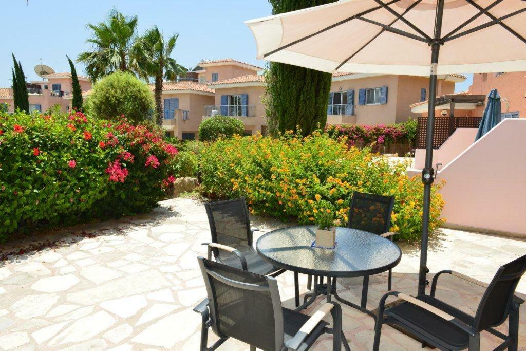 Limnaria Villas Sunny Garden Apartment Paphos Extérieur photo